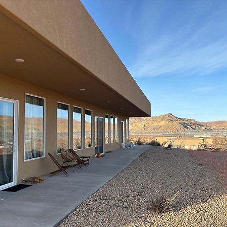 Page Arizona Border Town- Grand Serenity Room With Mesa Views Биг Уотър Екстериор снимка