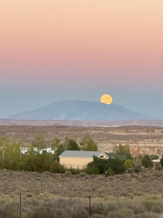 Page Arizona Border Town- Grand Serenity Room With Mesa Views Биг Уотър Екстериор снимка