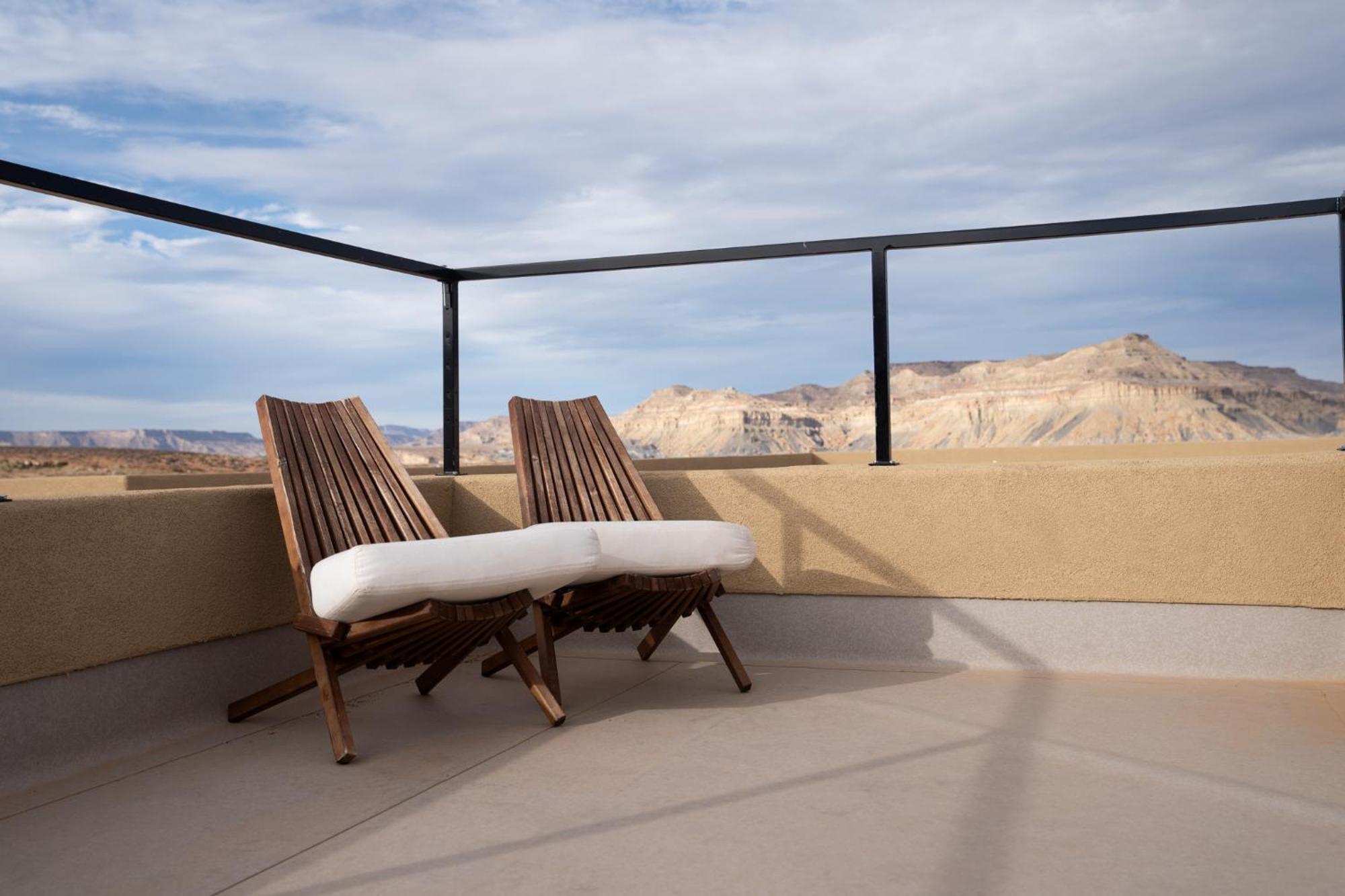 Page Arizona Border Town- Grand Serenity Room With Mesa Views Биг Уотър Екстериор снимка